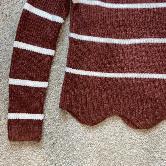 PINQUE Women’s Striped Sweater Size Medium - Picture 3 of 4